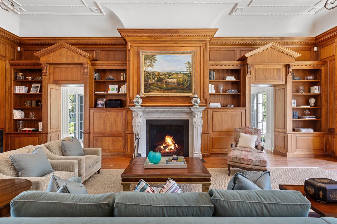 Wayzata Masterpiece // Deeded Lake Minnetonka Boat Slip