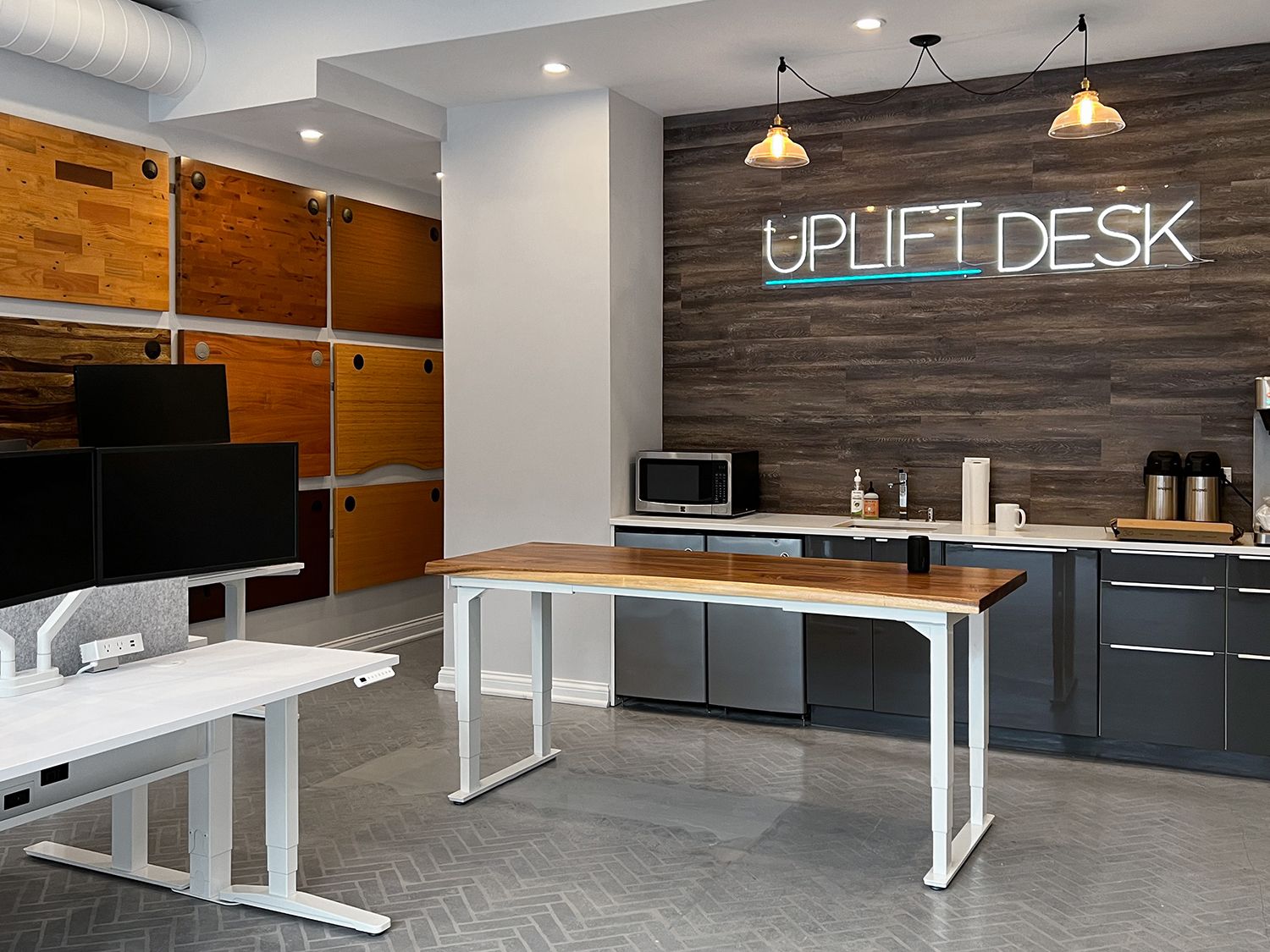 Why We Love the Uplift V2 Standing Desk for 2024