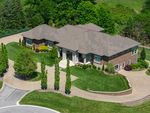 Luxurious Retreat in Floyds Knobs: Stunning Open-Concept Ranch with Panoramic Views