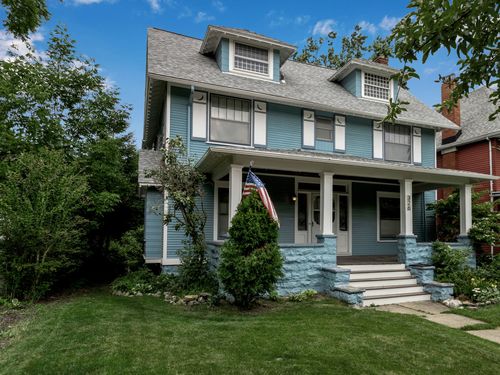 Fantastic Traditional Parkside Home!